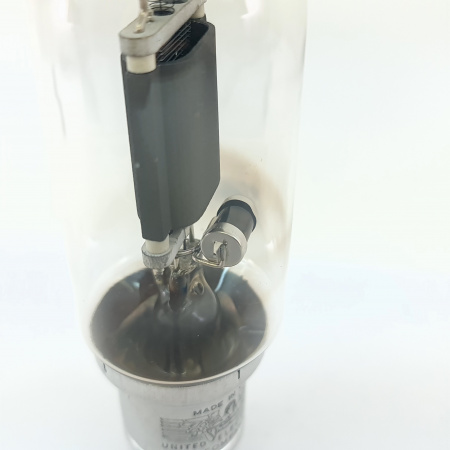 1 X TYPE V70D UNITED ELECTRONICS TUBE. 1940s PROD. 43. CB402