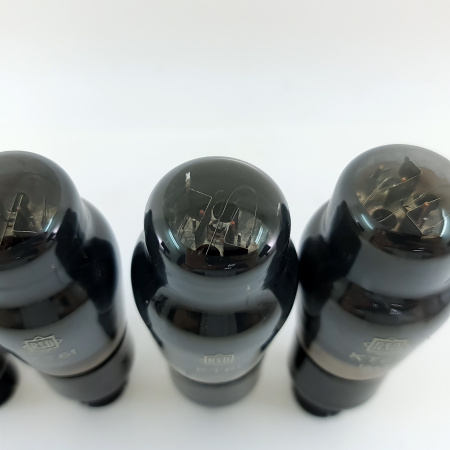 4 X KT61 RSD TUBE. 1950s MWT PROD. BLACK PLATES. RECTANGULAR GETTER. 16. CB401