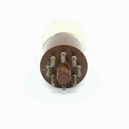 1 X 1626 KEN-RAD TUBE. 1950s PROD. BLACK PLATES. RECTANGULAR GETTER. 25. CB401