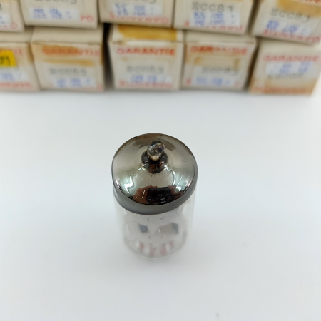 10 X ECC83 KUNDAN TUBE. 1960s PROD. FOUR MATCHED PAIRS & TWO UNITS. 39. CB401