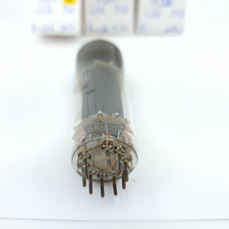 3 X PL82 CIFTE TUBE. 1960s MULLARD PROD. B-CODES. D-GETTER. 12. CB404