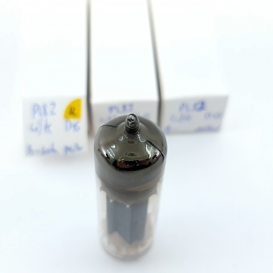 3 X PL82 CIFTE TUBE. 1960s MULLARD...