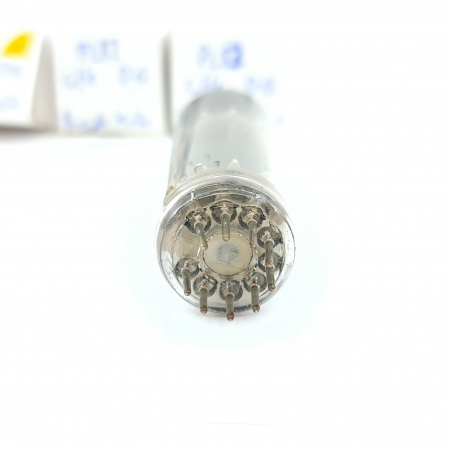 3 X PL82 CIFTE TUBE. 1960s MULLARD PROD. B-CODES. D-GETTER. 12. CB404