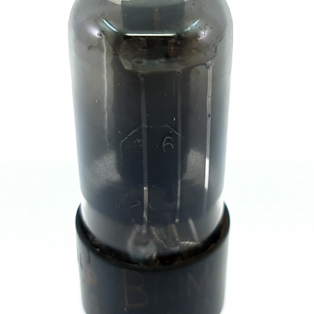 1 X 6V6GT BRIMAR TUBE. 1950s PROD. BLACK PLATES. RECTANGULAR GETTER. 36. CB404