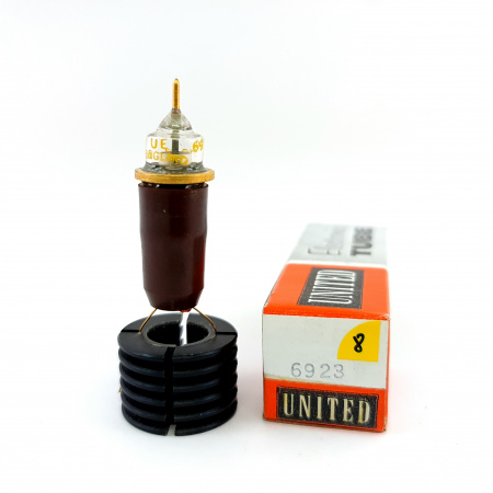 1 X 6923 UNITED ELECTRON TUBE. 1970s BRITISH PROD. GOLD PIN. 8. CE8