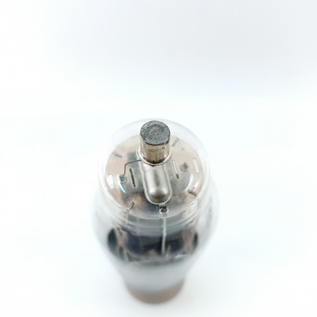 1 X 837 RCA TUBE. 1940s PROD. BLACK PLATES. DUAL RECTANGULAR GETTER. 1. CE34