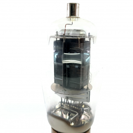 1 X 837 RCA TUBE. 1940s PROD. BLACK PLATES. DUAL RECTANGULAR GETTER. 1. CE34