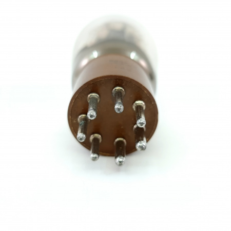 1 X 837 RCA TUBE. 1940s PROD. BLACK PLATES. DUAL RECTANGULAR GETTER. 1. CE34