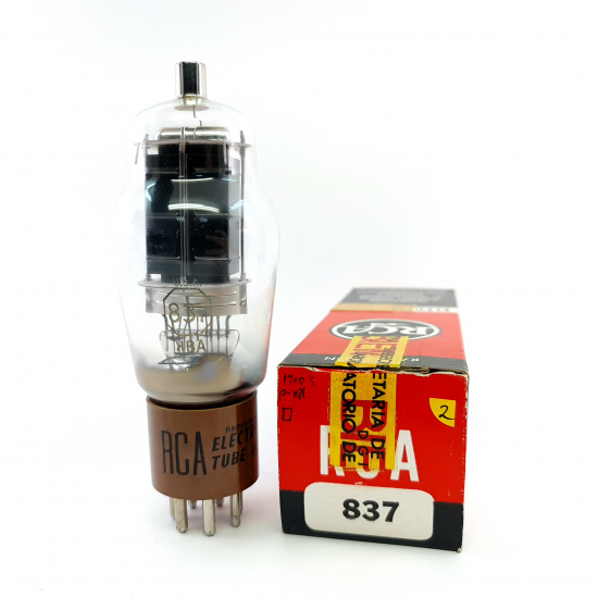 1 X 837 RCA TUBE. 1960s PROD. BLACK PLATES. RECTANGULAR GETTER. 2. CE34