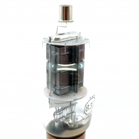 1 X 837 RCA TUBE. 1960s PROD. BLACK PLATES. RECTANGULAR GETTER. 2. CE34