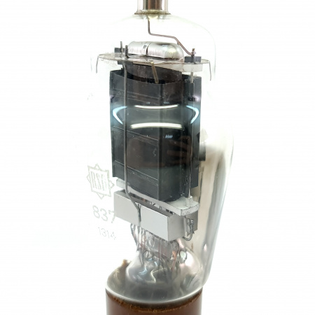 1 X 837 RSD TUBE. 1950s WESTINGHOUSE PROD. BLACK PLATES. FLAT GETTER. 4. CE34