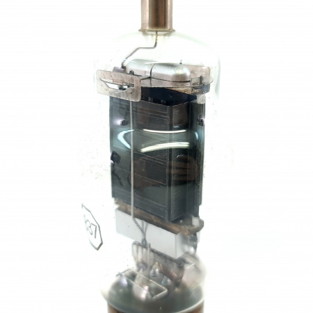 1 X CWL 837 TUBE. 1950s RCA PROD. BLACK PLATES. DUAL RECTANGULAR GETTER. 7.CE34