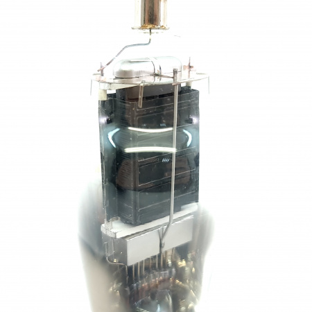 1 X CWL 837 RAYTHEON TUBE. 1950s PROD. BLACK PLATES. RECTANGULAR GETTER. 8.CE34