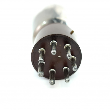 1 X CWL 837 RAYTHEON TUBE. 1950s PROD. BLACK PLATES. RECTANGULAR GETTER. 8.CE34