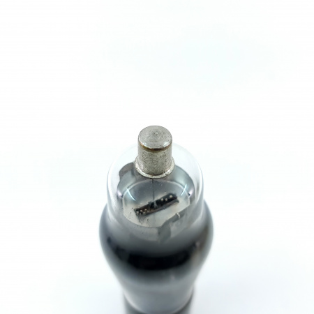 1 X 277 / 77 RSD TUBE. 1950s EUROPEAN PROD. FLAT GETTER. 2. CE22