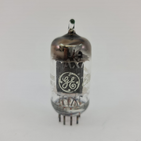 1 X 12AX7 GENERAL ELECTRIC TUBE. 1950s PROD. D-GETTER. READ DESCRIPTION. CA ENA