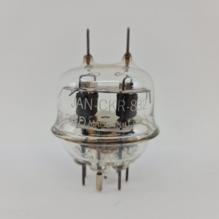 1 X 832 KEN-RAD TUBE. 1950s PROD. BLACK PLATES. D-GETTER. COPPER RODS. 2. CE113