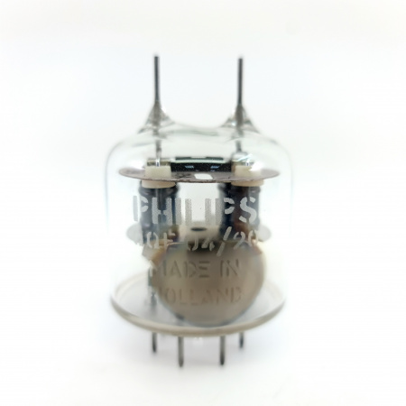 1 X QQE04/20 / 832A PHILIPS TUBE. 1950s PROD. BLACK PLATES. COPPER RODS.4.CE113