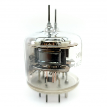 1 X QQE04/20 MINIWATT TUBE. 1950s HYPERLEC BRIVE PROD. BLACK PLATES. 5. CE113
