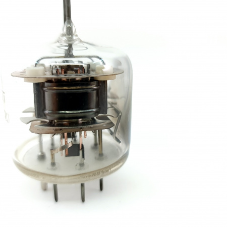 1 X QQE04/20 MINIWATT TUBE. 1950s HYPERLEC BRIVE PROD. BLACK PLATES. 5. CE113