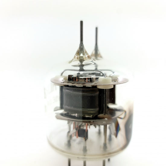 1 X QQE04/20 MINIWATT TUBE. 1950s...