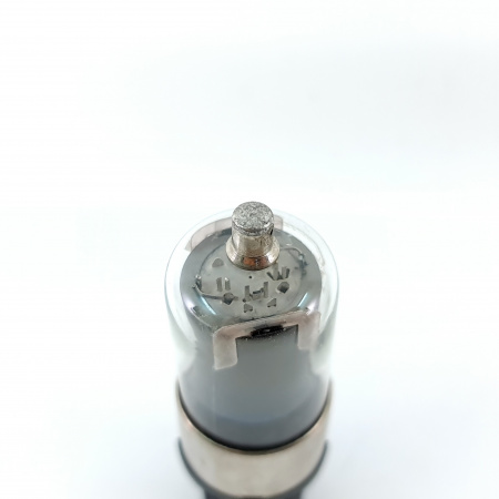 1 X 6K8GT MULLARD TUBE. 1950s PROD. RECTANGULAR GETTER. 5. CE152