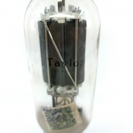 1 X 3C/150A TAYLOR TUBE. 1940s RCA PROD. RECTANGULAR GETTER. 2. CE685