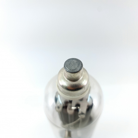 1 X 810 / 3C/150A KEN-RAD TUBE. 1950s PROD. RECTANGULAR GETTER. 2. CE683