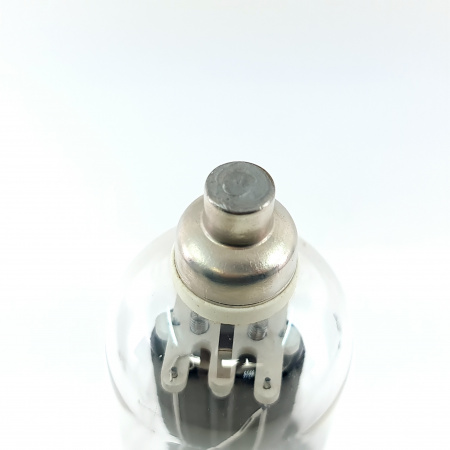 1 X 810 / 3C/150A GENELAL ELECTRIC. 1950s PROD. RECTANGULAR GETTER. 3. CE683