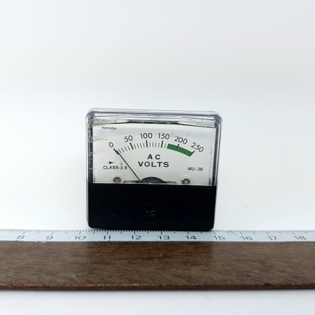 1 X MINUPA MU-38 VOLMETER, NEW OLD STOCK. 0-250V. SOME SCRASH. RCB369/3