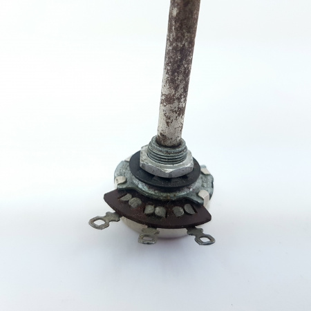 1  X 15K LIN WITHOUT ON/OFF COYRE POTENTIOMETER. NEW. RCP9/2