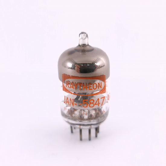 1 X JAN 5847A RAYTHEON TUBE. 1960s...