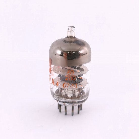 1 X JAN 5847A RAYTHEON TUBE. 1960s...