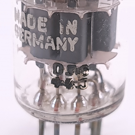 1 X PCC88 SIEMENS TUBE. 1960s PROD. 24. CH163