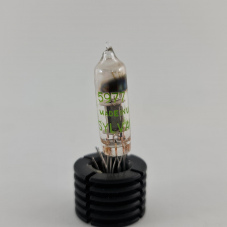 1 X 5977 SYLVANIA TUBE. 1970s PROD. 2. CE801