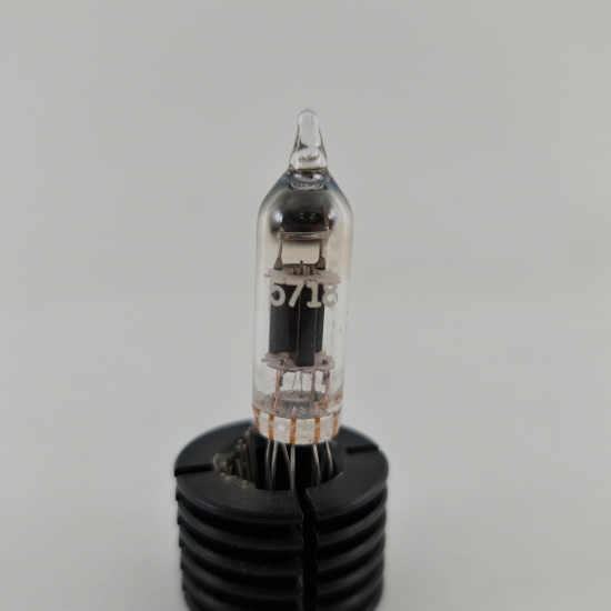 1 X 5718 GENERAL ELECTRIC TUBE. 1970s...