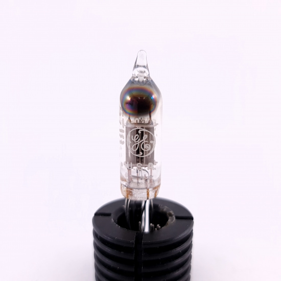 1 X 5718 GENERAL ELECTRIC TUBE. 1970s...