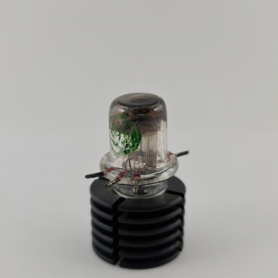 1 X VT237 / 957 RCA TUBE. 1940s PROD....