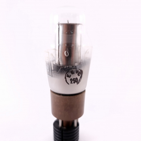 1 X 0C3 / CV686 MARCONI TUBE. 1950s EEV PROD. DUAL RECTANGULAR GETTER. 1. CE858