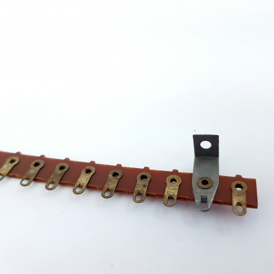 3 X 17 SOLDER LUG BAKELITE STRIP....