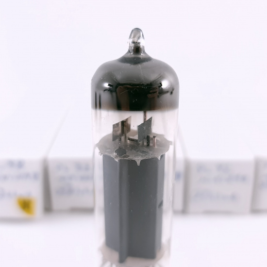 5 X PL82 MINIWATT TUBE. 1960s MULLARD...