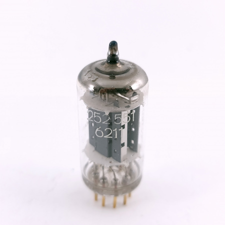 1 X 6211 TELEFUNKEN TUBE. 1960s PROD. GOLD PIN. 93/154% EMISSION. 68. CH164