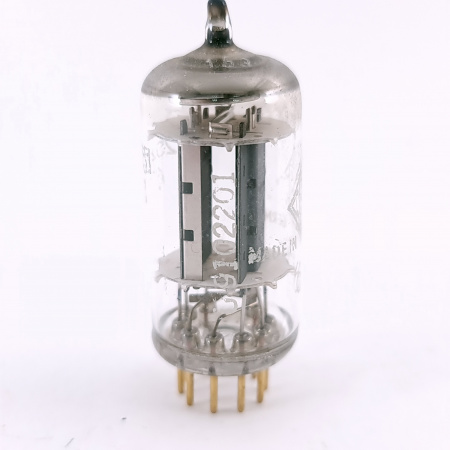 1 X 6211 TELEFUNKEN TUBE. 1960s PROD. GOLD PIN. 130/144% EMISSION. 71. CH164
