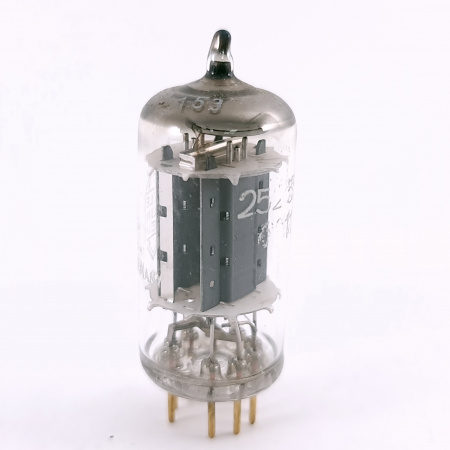 1 X 6211 TELEFUNKEN TUBE. 1960s PROD. GOLD PIN. 130/144% EMISSION. 71. CH164