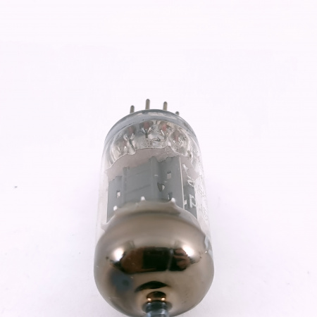 1 X ECC82 MULLARD TUBE. 1960s PROD. B4F1. 104/97% EMISSION. USED. 22. CH165