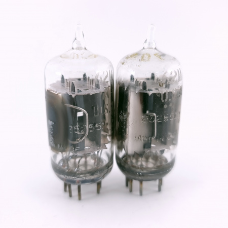 2 X 6211 GE TUBE. 1960s PROD. DUAL GETTER. MATCHED PAIR. CLEAR TOP. 72. CH165