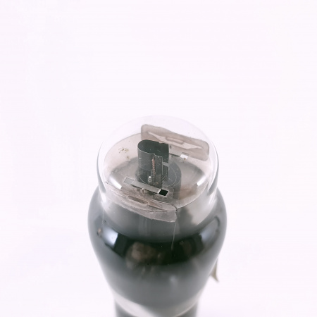 1 6F6G MULLARD TUBE. 1950s PROD. BLACK PLATES. FLAT GETTER.COPPER RODS.59.CH165