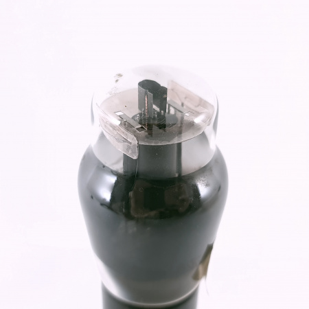 1 6F6G MULLARD TUBE. 1950s PROD. BLACK PLATES. FLAT GETTER.COPPER RODS.59.CH165