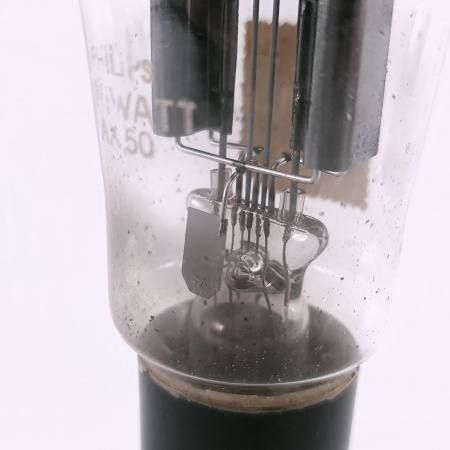 1 X AX50 PHILIPS-MINIWATT TUBE. 1950s PROD. BLACK PLATES. SOLID GETTER.11.CH166