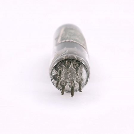 1 X 6AQ5 / EL90 MARCONI TUBE. 1950s PROD. BLACK PLATES. RED LOGO. 67. CH166